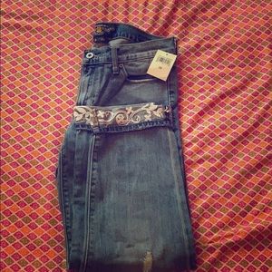 Lucky sweet crop with embroidery